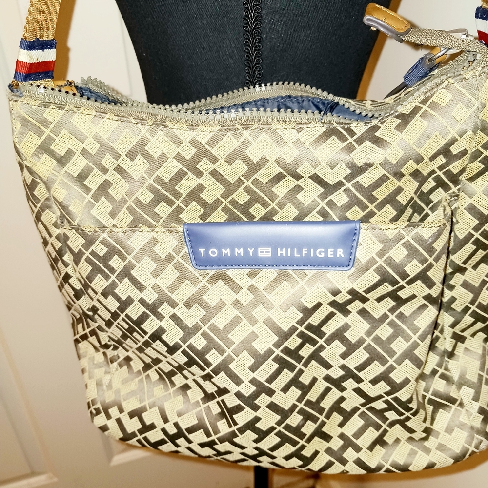 Tommy Hilfiger handbag - Picture 4 of 5